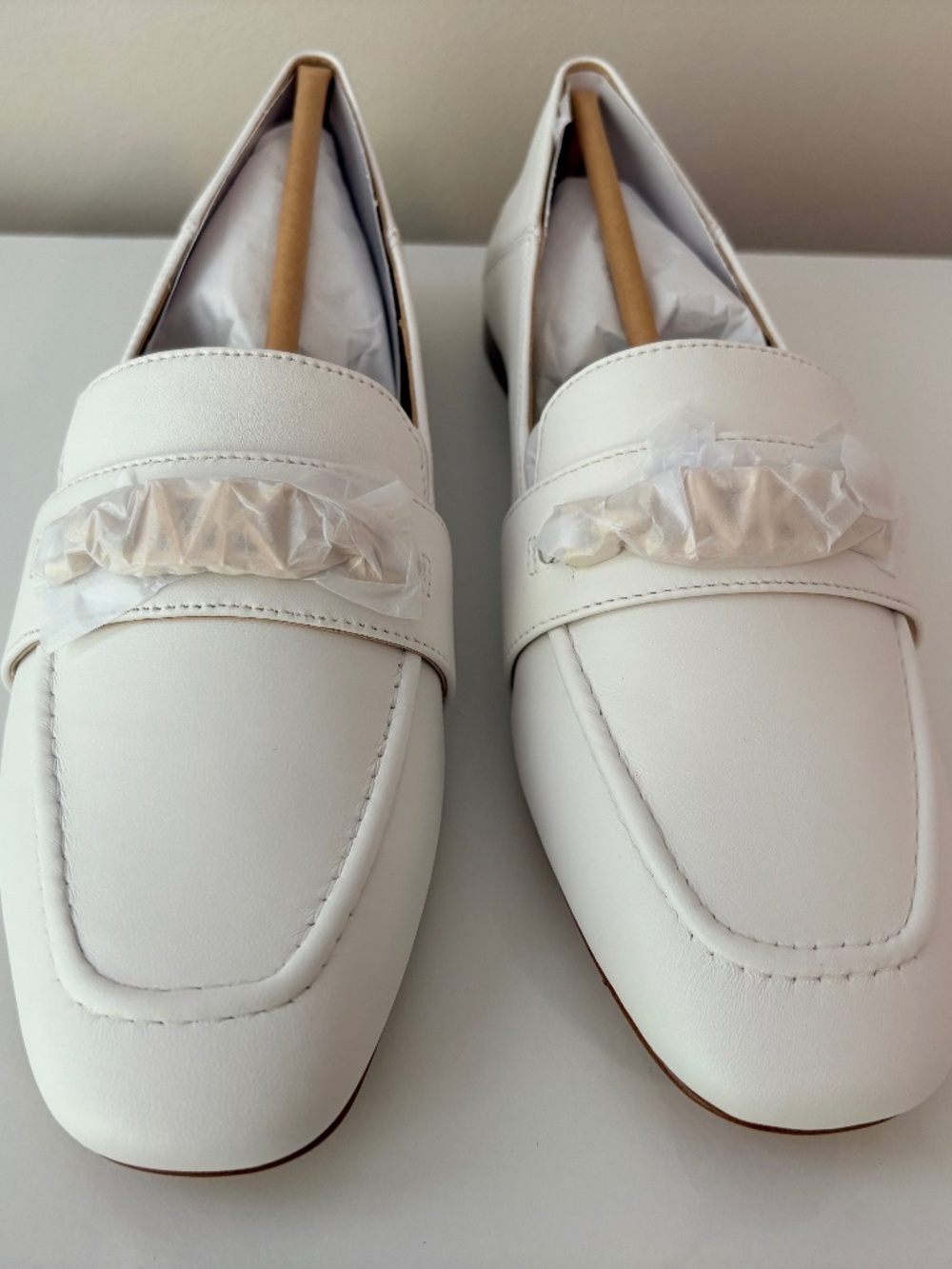 NIB Michael Kors Tiffanie Leather Loafers Optic White Empire MK Charm US 6.5M